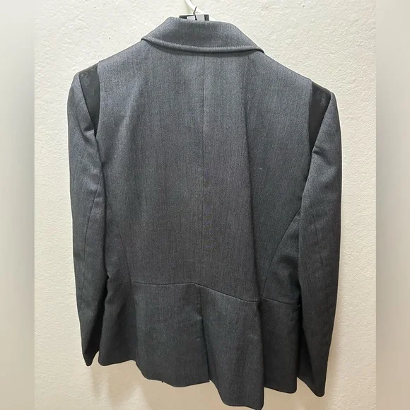 Tahari size 6 suit - jacket and pants! - Picture 2 of 4